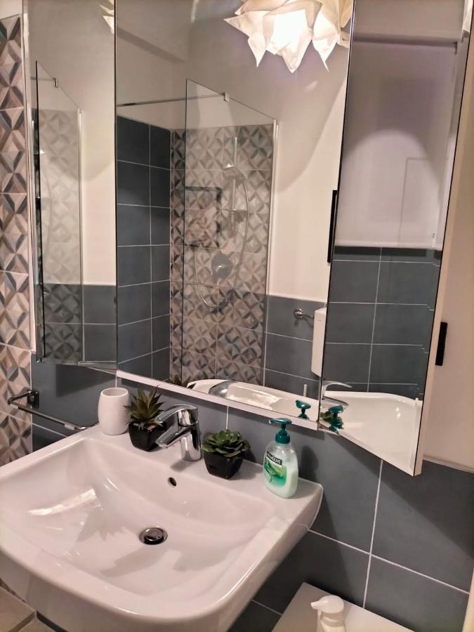 Attico Con Vista Mozzafiato Lägenhet Bordighera Exteriör bild